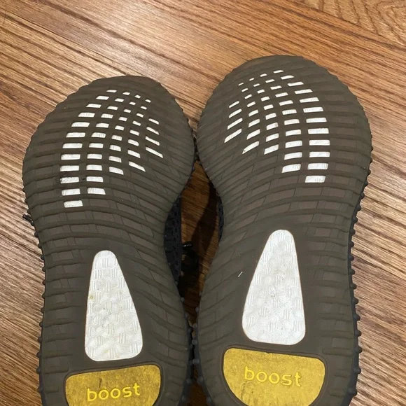 Yeezy black sneakers - Picture 5 of 5